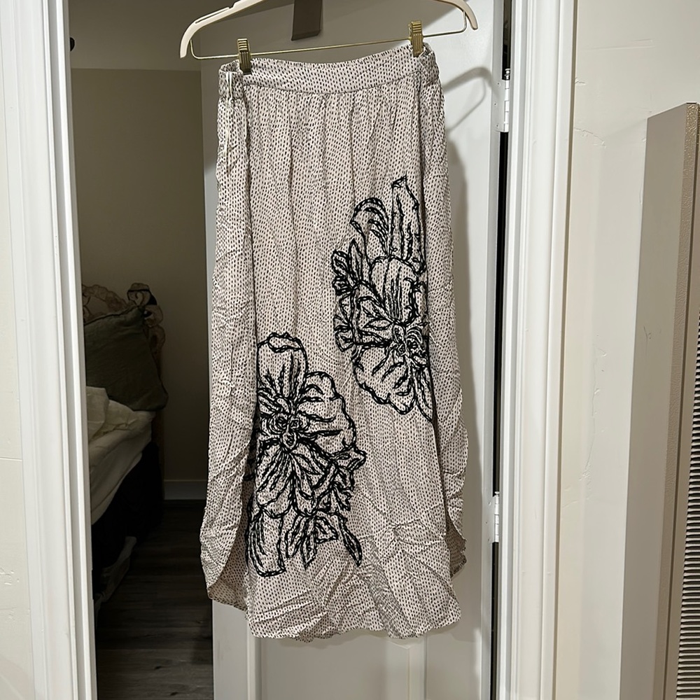 Anthro Ranna Gil maxi skirt with black flowers size large